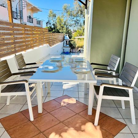 Villa Irilena - 4Bdr Beach House Генади Екстериор снимка
