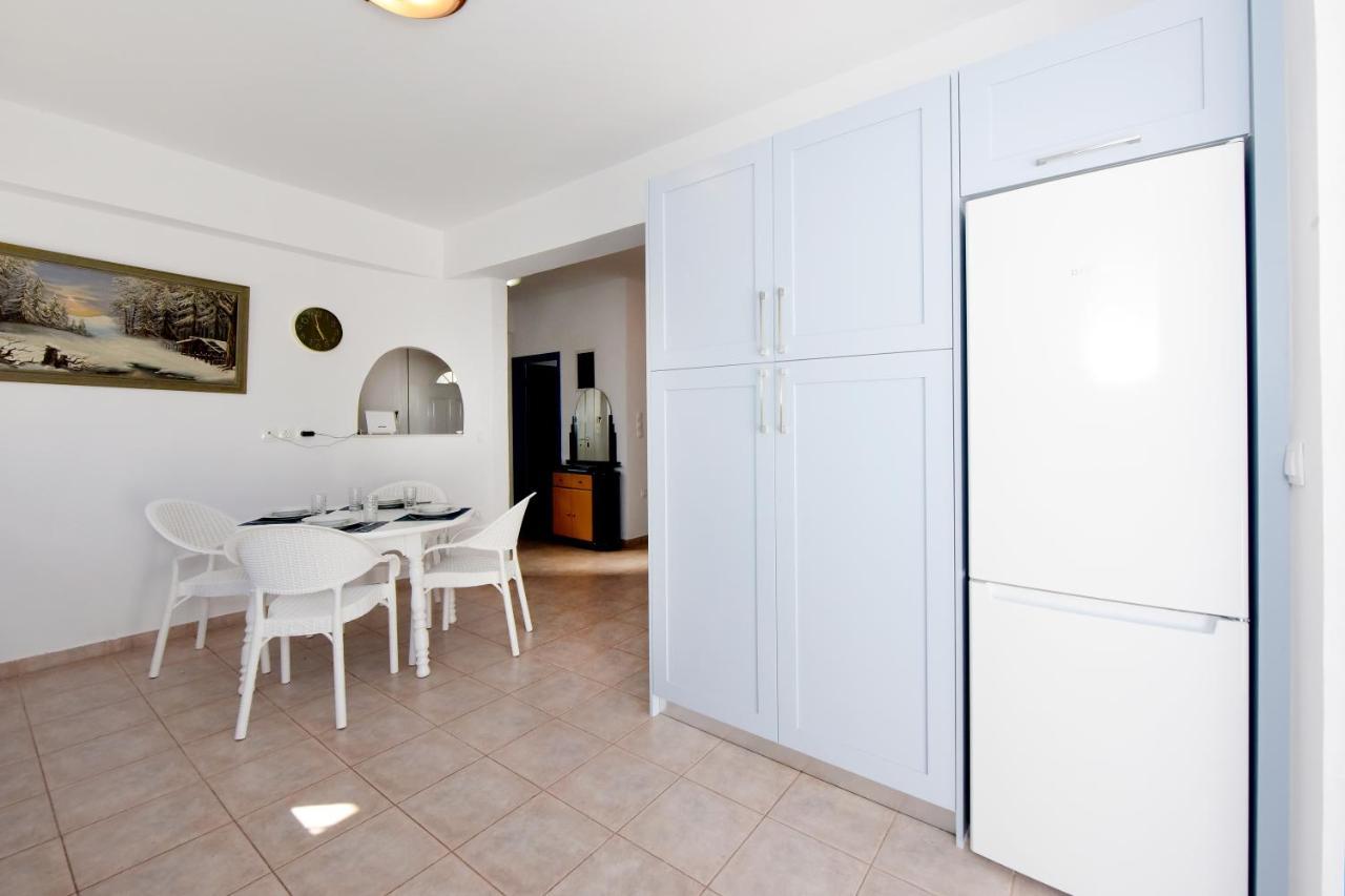 Villa Irilena - 4Bdr Beach House Генади Екстериор снимка