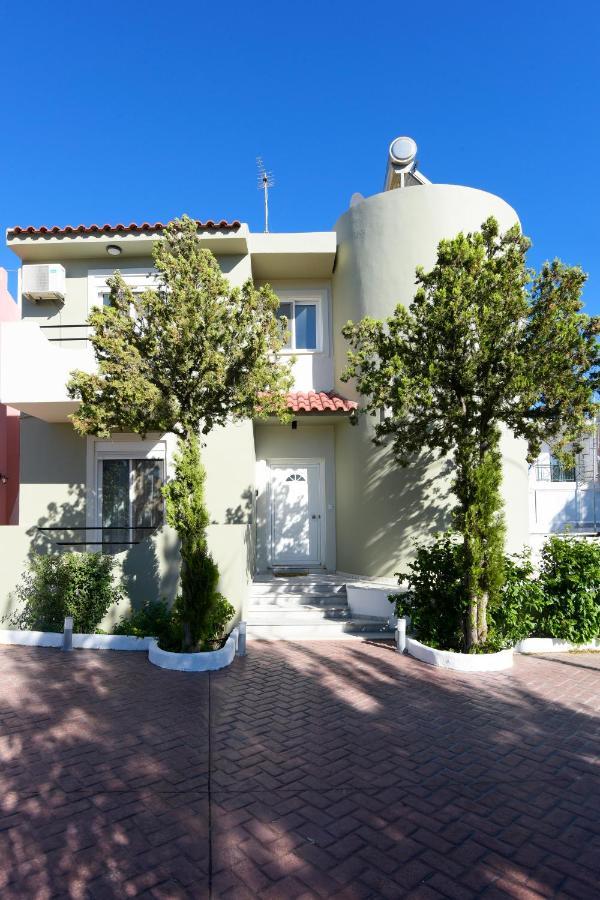 Villa Irilena - 4Bdr Beach House Генади Екстериор снимка