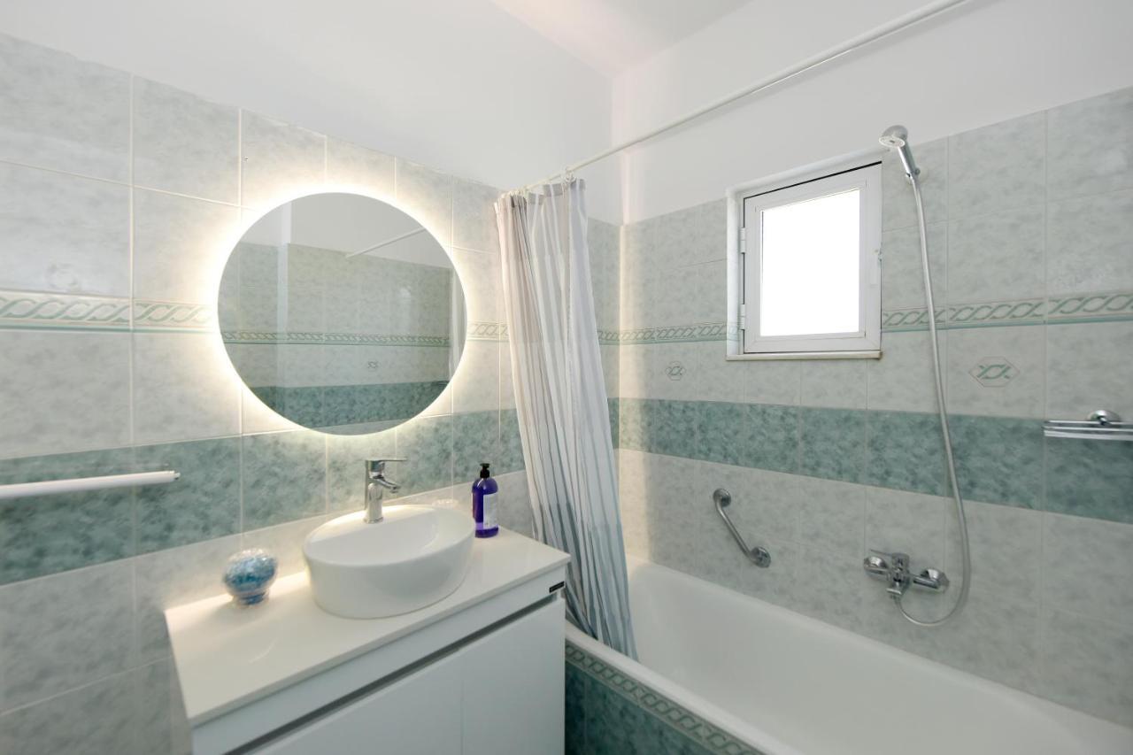 Villa Irilena - 4Bdr Beach House Генади Екстериор снимка