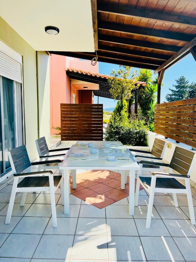 Villa Irilena - 4Bdr Beach House Генади Екстериор снимка